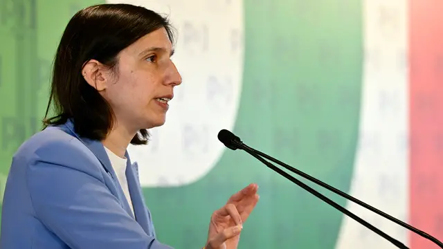 La segretaria del Partito Democratico, Elly Schlein, durante la Direzione Nazionale del Partito Democratico a Roma, 27 febbraio 2025. ANSA/RICCARDO ANTIMIANI
