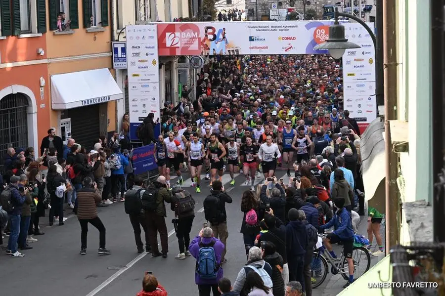 La partenza della Brescia Art Marathon in via san Faustino