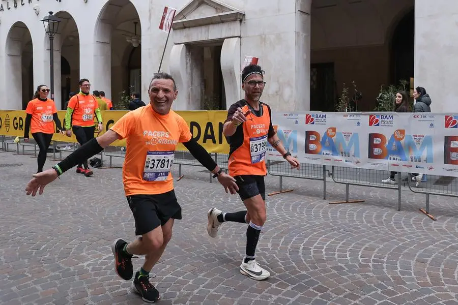 Brescia Art Marathon, i corridori in centro città