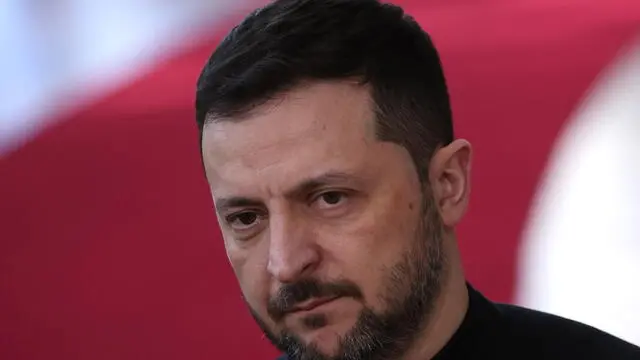 epa11943974 Ukraine's President Volodymyr Zelensky arrives for an European Council meeting in Brussels, Belgium, 06 March 2025.The EU leaders are convening for a special summit to discuss ongoing support for Ukraine and enhance European defence. EPA/CHRISTOPHE PETIT TESSON