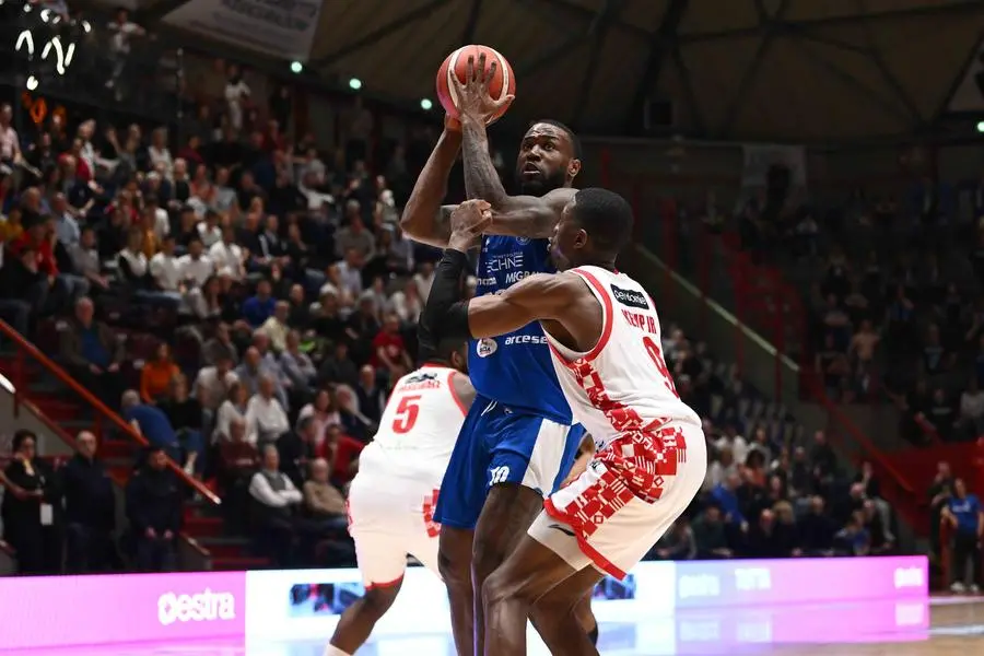 Basket, gli scatti di Pistoia-Germani