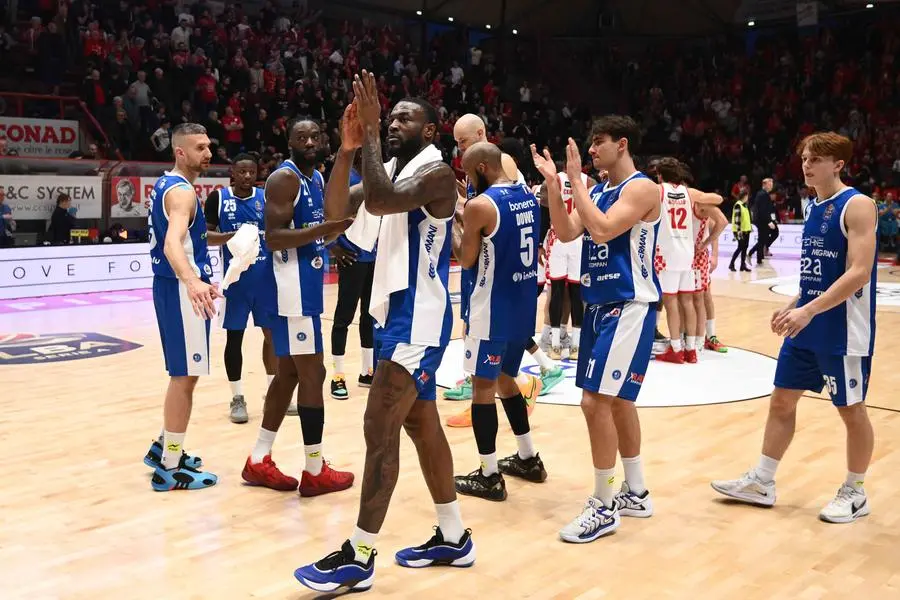 Basket, gli scatti di Pistoia-Germani