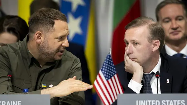 epa11414847 Head of the presidential Office of Ukraine Andriy Yermak (L) and US security advisor Jake Sullivan (R) attend the plenary session during the Summit on peace in Ukraine in Stansstad near Lucerne, Switzerland, 16 June 2024. International heads of state gather on 15 and 16 June at the Buergenstock Resort in central Switzerland for the two-day Summit on Peace in Ukraine. EPA/ALESSANDRO DELLA VALLE / POOL EDITORIAL USE ONLY