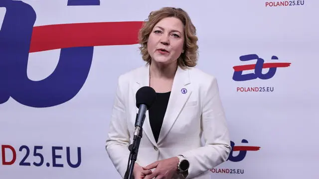 epa11941992 Executive Vice-president of the European Commission for Technological Sovereignty, Security and Democracy Henna Virkkunen speaks to the media at an informal meeting of EU telecommunications ministers, in Warsaw, Poland, 05 March 2025. EPA/Albert Zawada POLAND OUT