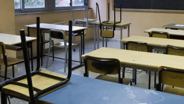 banchi di scuola