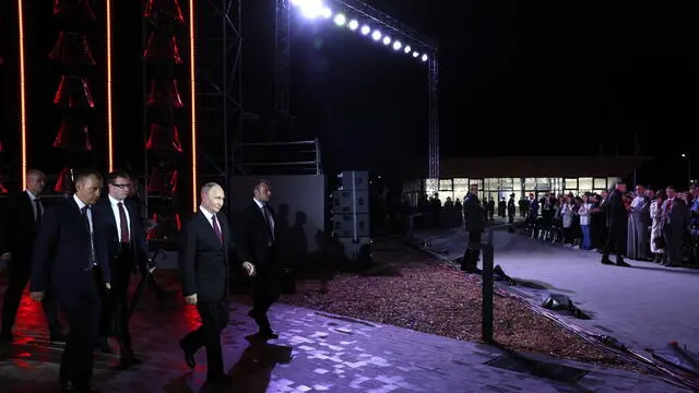 epa10816358 Russian President Vladimir Putin (4th-L) attends a ceremony to unveil the first phase of the Battle of Kursk memorial complex on the day of the 80th anniversary of the end of the battle in the World War Two, in the settlement of Ponyri, Kursk region, Russia, 23 August 2023. EPA/GAVRIIL GRIGOROV/SPUTNIK/KREMLIN POOL MANDATORY CREDIT