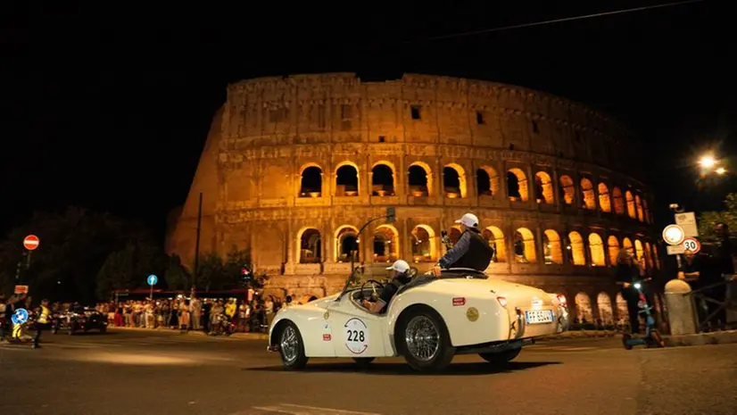 L'equipaggio 228 in corsa alla Mille Miglia 2024 - Foto New Reporter Favretto/Checchi © www.giornaledibrescia.it