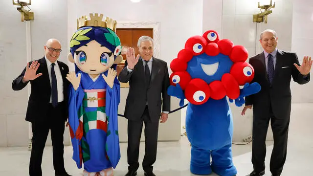 (L-R) Commissioner General for Italy at Expo 2025 Osaka, Mario Vattani, Italian Foreign Minister and Deputy Prime Minister Antonio Tajani, Italian Secretary General of the Ministry of Foreign Affairs and International Cooperation, Riccardo Guariglia pose for a photo with mascot of the Italy Pavilion Italia-chan (2ndL) and the official mascot of the Osaka 2025 Myaku Myaku (2ndR) at Farnesina, Rome 26 February 2025. ANSA/FABIO FRUSTACI