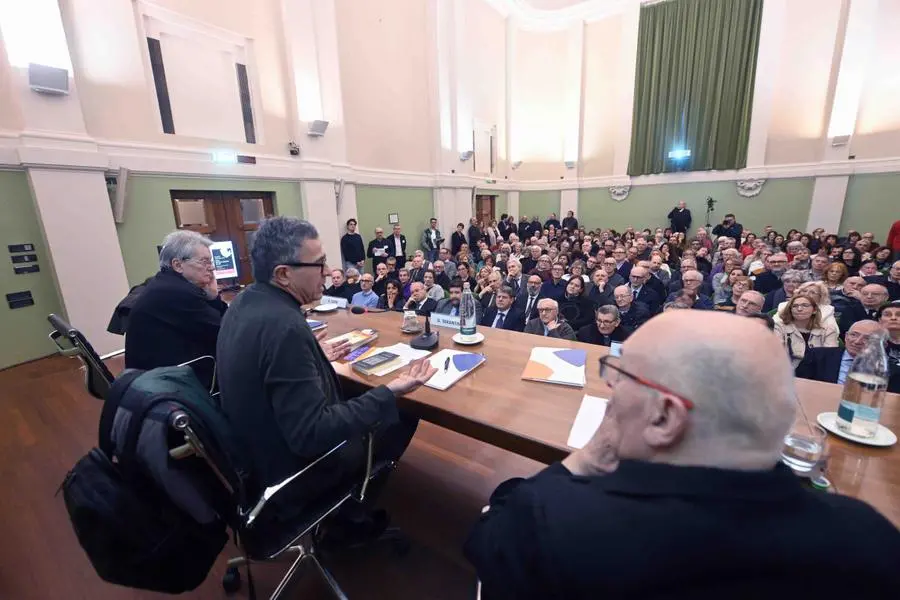 Adriano Sofri e mons. Massimo Camisasca a Brescia