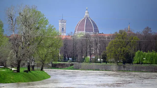 Maltempo in Toscana live, allerta arancione: Arno al primo livello di guardia, scuole chiuse. Firenze 14 Marzo 2025 ANSA/CLAUDIO GIOVANNINI