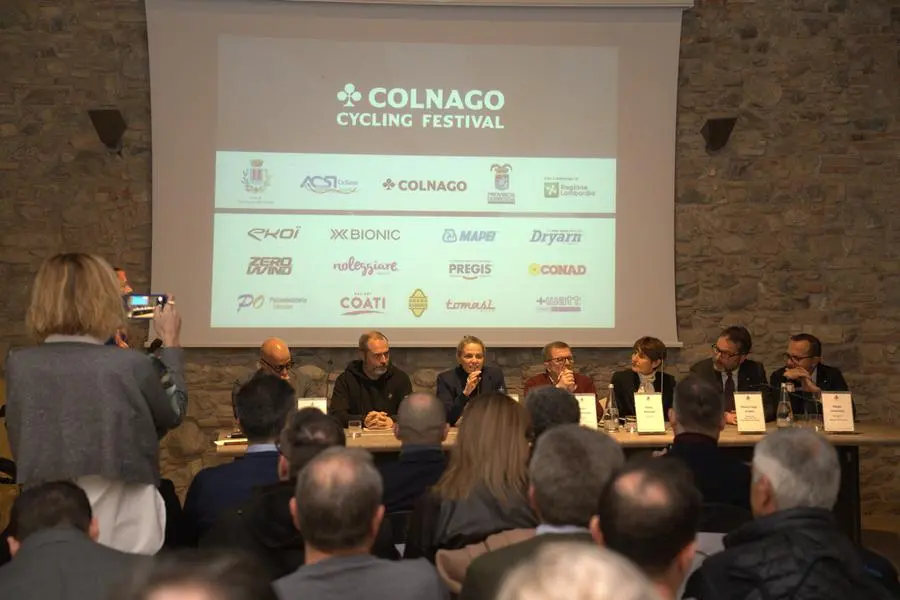 La presentazione della Colnago Cycling Festival