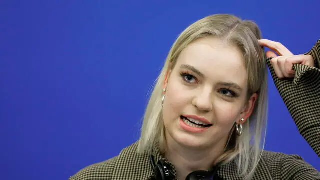 epa09643000 Daria Navalnaya, Alexei Navalny's daughter, speaks during a press conference after collecting the Sakharov Prize award on behalf of her father, at the European Parliament in Strasbourg, France, 15 December 2021. Russian opposition leader, lawyer and anti-corruption activist Alexei Navalny was awarded the 2021 Sakharov Prize for Freedom of Thought. Alexei Navalny is currently in prison. EPA/JULIEN WARNAND