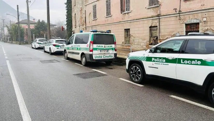 La Polizia locale di Rezzato © www.giornaledibrescia.it