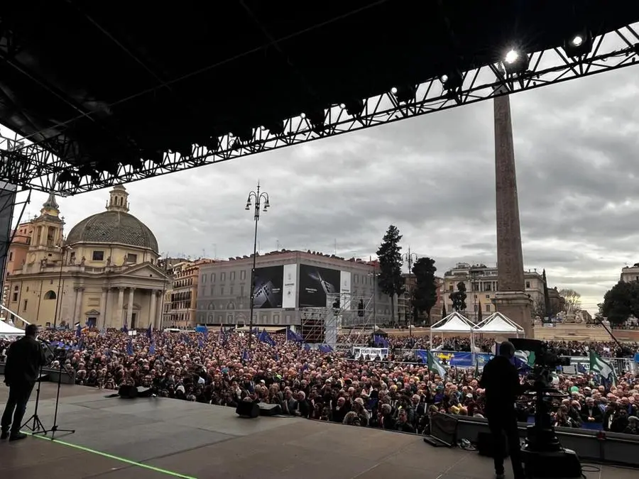 La manifestazione per l'Europa in piazza del Popolo a Roma