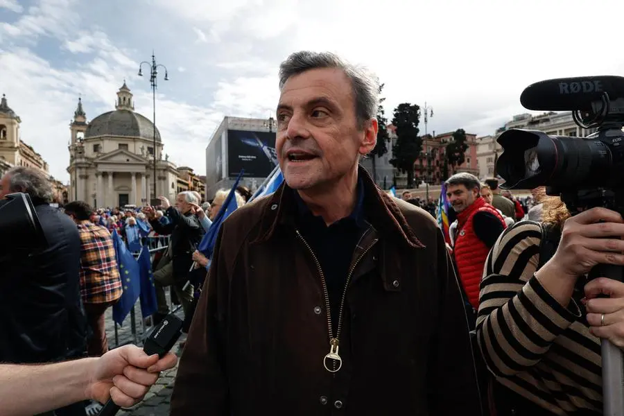 La manifestazione per l'Europa in piazza del Popolo a Roma