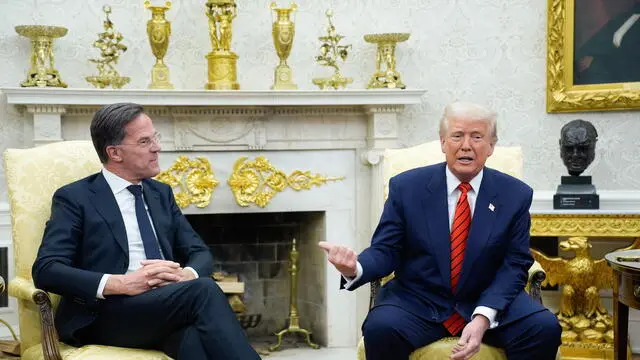 epa11961581 US President Donald Trump (R) meets with NATO Secretary General Mark Rutte (L) in the Oval Office of the White House in Washington, DC, USA, 13 March 2025. EPA/YURI GRIPAS / POOL