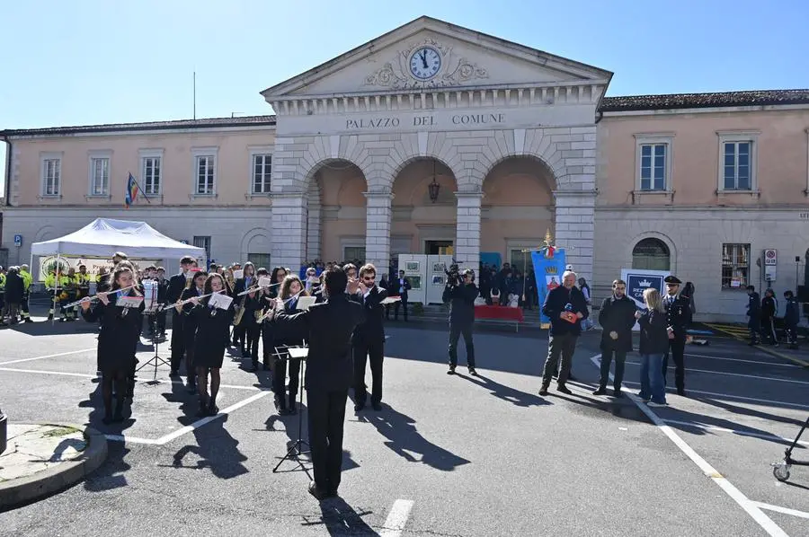 REZZATO IN PIAZZA CON NOI REDAZIONE PROVINCIA 16-03-2025 GABRIELE STRADA NEW EDEN GROUP 