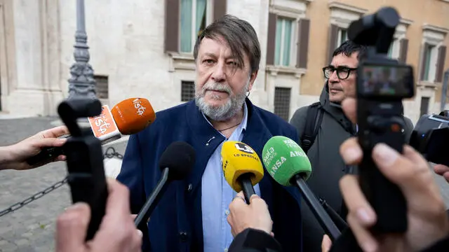 Il fondatore della Ong Mediterranea Saving Humans Luca Casarini, a Montecitorio. Roma, 13 marzo 2025 ANSA/MASSIMO PERCOSSI