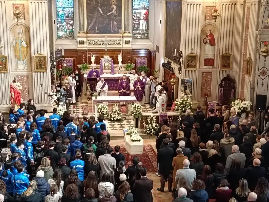 I funerali a Rezzato di Lorenzo Bertocchi