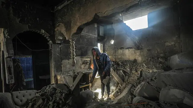 epaselect epa11973728 A Palestinian inspects a destroyed house belonging to the Hattab family following an Israeli airstrike in Gaza city on 19 March 2025. According to the Palestinian Ministry of Health in Gaza, an Israeli airstrike killed at least four members of the Hattab family. On 18 March Israeli forces resumed airstrikes on Gaza ending a ceasefire held in place since 19 January and killing over 400 people, the Health Ministry confirmed. EPA/MOHAMMED SABER