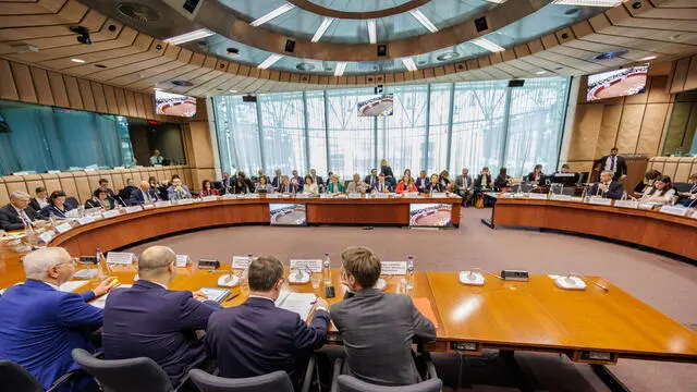 epa11973955 (L-R) Director General of DG EMPL Mario Nava, Executive Vice-President for Social Rights and Skills, Quality Jobs and Preparedness Roxana Minzatu, EU Commission President Ursula von der Leyen, EU Council President Antonio Costa, Polish Minister for the European Union Adam Szlapka, Polish Minister of Family, Labour and Social Policy Agnieszka Dziemianowicz-Bak and Acting Permanent Representative of Poland to the EU Agnieszka Bartol participate in the EU tripartite social summit in the EU Council in Brussels, Belgium, 19 March 2025. EPA/OLIVIER MATTHYS