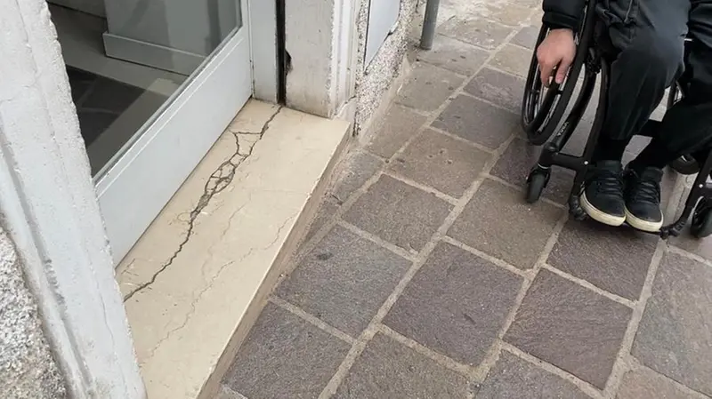 Desenzano: il reportage su accessibilità e barriere architettoniche