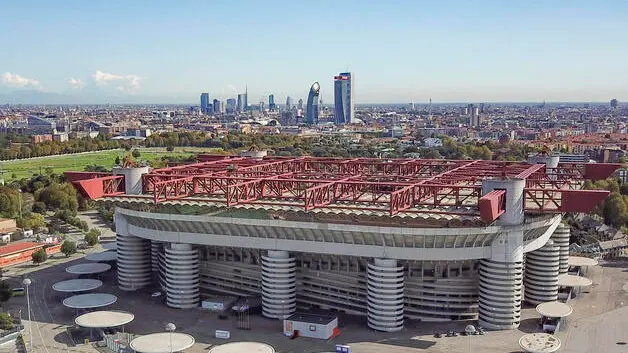 Skyline Milano, Stadio San Siro veduta aerea, Milano, 7 Ottobre 2020, ANSA/Andrea Fasani