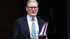 epa11973600 British Prime Minister Keir Starmer leaves his residence at 10 Downing Street for the weekly Prime Minister's Questions (PMQs) session at Parliament in London, Britain, 19 March 2025. EPA/NEIL HALL