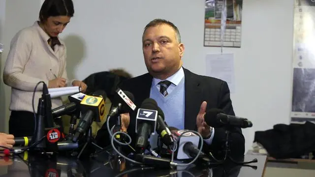 L'avvocato Gianluigi Tizzoni, legale rappresentante della famiglia Poggi, durante la conferenza stampa che ha tenuto a palazzo di Giustizia di Milano per rispondere agli avvocati difensori di Alberto Stasi, condannato per l'omicidio di Chiara Poggi, riguardo l'acquisizione di nuove prove che scagionerebbero Alberto, 19 dicembre 2016. ANSA / MATTEO BAZZI