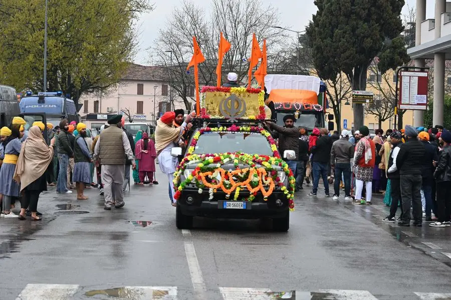 CRONACA BRESCIA CORTEO DEGLI INDIANI IN CITTA' REDAZIONE CRONACA 22-03-2025 GABRIELE STRADA NEW EDEN GROUP                             