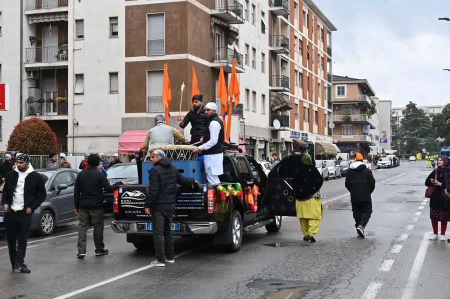 CRONACA BRESCIA CORTEO DEGLI INDIANI IN CITTA' REDAZIONE CRONACA 22-03-2025 GABRIELE STRADA NEW EDEN GROUP                             