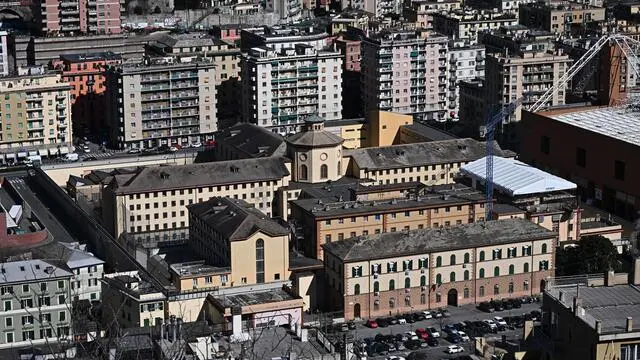 Una veduta del Carcere di Marassi. Genova, 19 marzo 2025. ANSA/LUCA ZENNARO (carcere, citta', palazzi, quartieri, case)