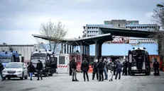 Controlli delle forze dell'ordine ad un rave abusivo in una ex fabbrica Ilte di Moncalieri. Torino 23 marzo 2025 ANSA/TINO ROMANO