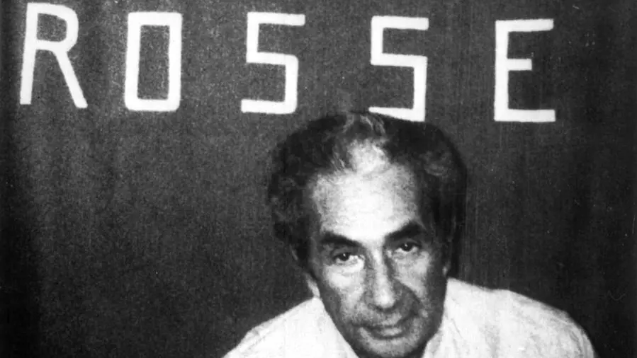 Aldo Moro in una foto rilasciata dalle Brigate Rosse durante il rapimento