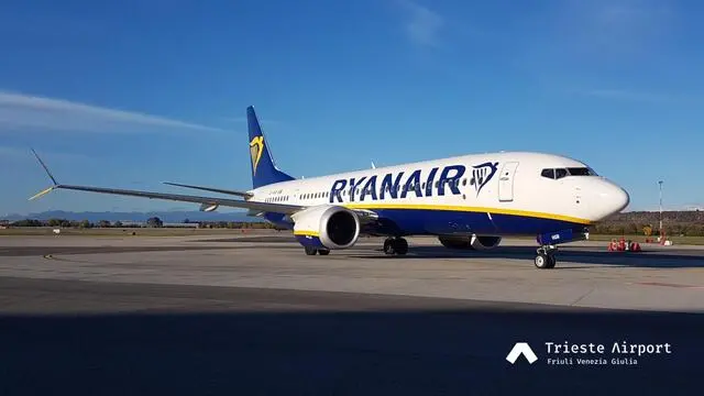 Un aereo Ryanair in pista
