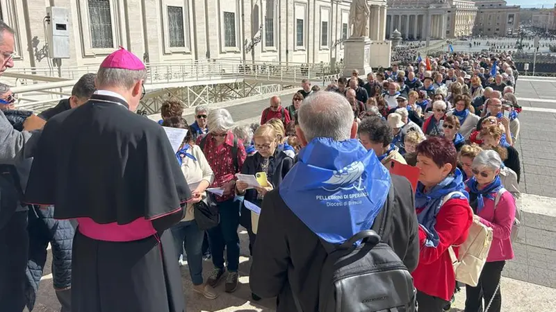 I pellegrini in piazza San Pietro © www.giornaledibrescia.it