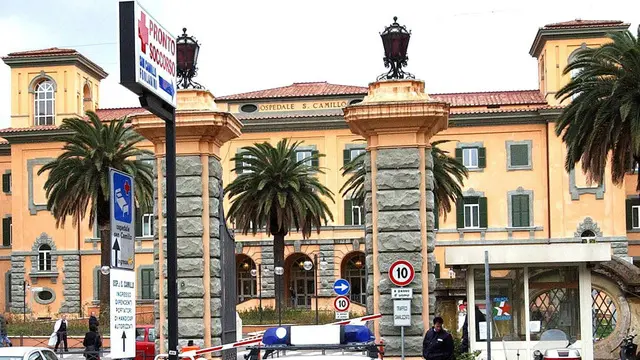 20040224 - ROMA - CRO - AEREO CADUTO: IL CUORE ERA PARTITO DAL SAN CAMILLO - Una foto di oggi dell' Ospedale San Camillo dal quale era partito il cuore per il trapianto all' ospedale Brotzu di Cagliari. MASSIMO ZAMPETTI/ANSA/DEF