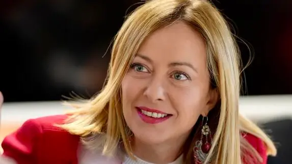 La premier Giorgia Meloni, tornando sulle sue parole sul Manifesto di Ventotene, arrivando in albergo a Bruxelles, dove domani prenderà parte al Consiglio europeo, 20 Marzo 2025. ANSA/US PALAZZO CHIGI ATTILI