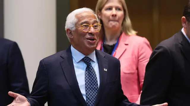 epa11976106 European Council President Antonio Costa (C) during European Council summit in Brussels, Belgium, 20 March 2025. Competitiveness, the latest developments in Ukraine and the European defense policy will be discussed by EU leaders at the summit. EPA/OLIVIER HOSLET / POOL