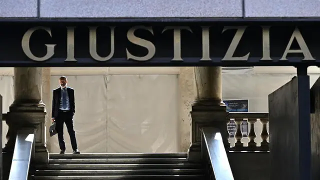 il palazzo di Giustizia di Genova dove Stefano Savi avvocato difensore del presidente della regione Liguria Giovanni Toti, ha discusso durante l'udienza del riesame, la richiesta della revoca degli arresti domiciliari. Genova, 08 luglio 2024. ANSA/LUCA ZENNARO