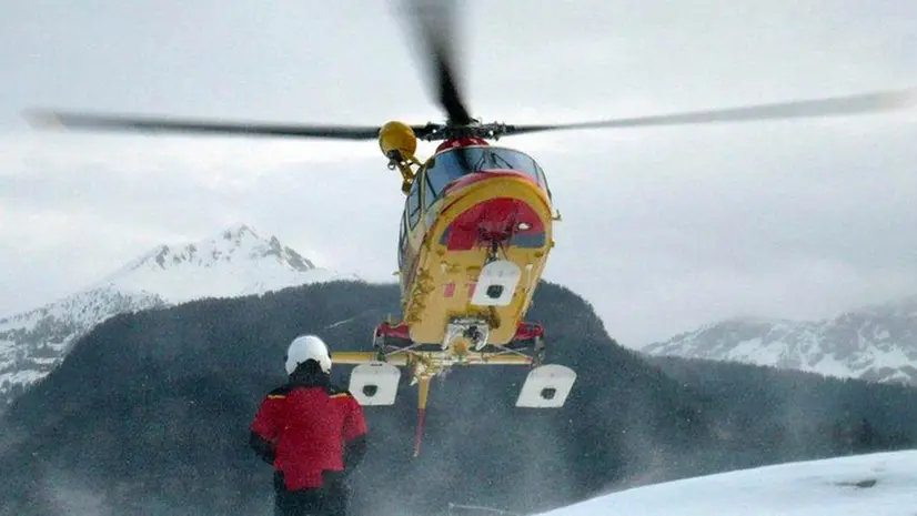 Sul posto sono intervenuti i tecnici del soccorso alpino, con il supporto dell'eliambulanza - Foto Ansa © www.giornaledibrescia.it