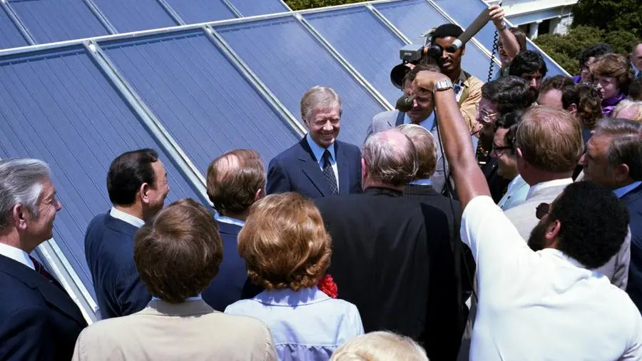 Il presidente degli Stati Uniti Jimmy Carter all'inaugurazione dei pannelli solari nel 1979