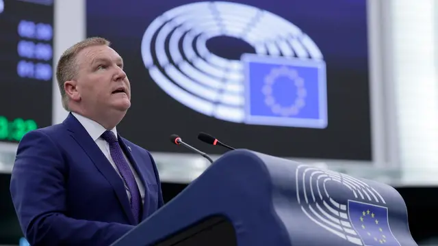 epa12005238 Michael McGrath, European Commissioner for Justice, speaks during a debate on 'Recent legislative changes in Hungary and their impact on fundamental rights', at the European Parliament in Strasbourg, France, 02 April 2025. The EU Parliament's session runs from 31 March to 03 April 2025. EPA/RONALD WITTEK
