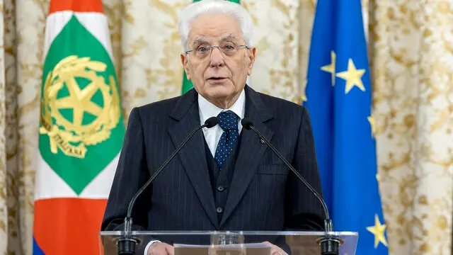 Roma - Il Presidente Sergio Mattarella nel corso dell'incontro con una rappresentanza dell’Aeronautica Militarein occasione del 102° anniversario di fondazione, oggi 27 marzo 2025 (Foto di Paolo Giandotti - Ufficio per la Stampa e la Comunicazione della Presidenza della Repubblica)