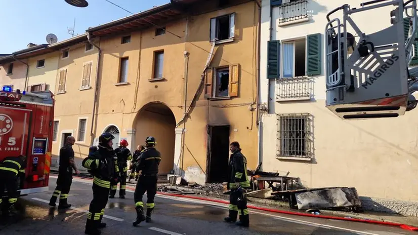 Castenedolo, va a fuoco una casa rifugio