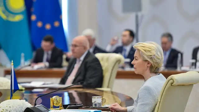 epa12008961 A handout photo made available by the Kyrgyz President press service shows European Commission President Ursula von der Leyen attending the EU-Central Asia summit in Samarkand, Uzbekistan, 04 April 2025. The first EU-Central Asia Summit takes place in Samarkand on 03-04 April 2025. EPA/KYRGYZ PRESIDENT PRESS SERVICE / HANDOUT HANDOUT EDITORIAL USE ONLY/NO SALESHANDOUT EDITORIAL USE ONLY/NO SALES