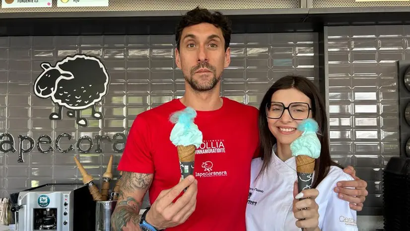 Il gelato realizzato dalla collaborazione tra Follia Abbigliamento e Pecora Nera - © www.giornaledibrescia.it