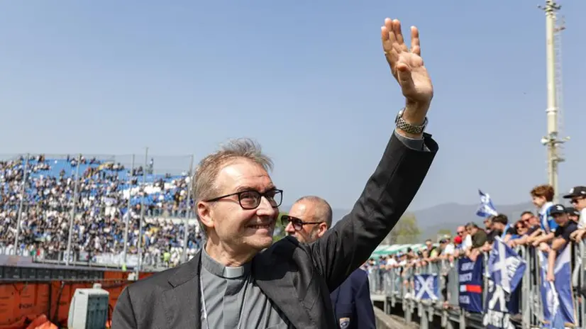 Il vescovo Pierantonio Tremolada al Rigamonti per Brescia-Mantova