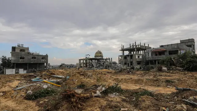 epa11747764 A view of destruction following an Israeli military operation in Al Nuseirat refugee camp, central Gaza Strip, 29 November 2024. According to the Palestinian Ministry of Health in Gaza, at least 30 Palestinians were killed and 127 others injured following an Israeli military operation in the north of Al Nuseirat refugee camp. More than 44,200 Palestinians and over 1,400 Israelis have been killed, according to the Palestinian Health Ministry and the Israeli Army, since Hamas militants launched an attack against Israel from the Gaza Strip on 07 October 2023, and the Israeli operations in Gaza and the West Bank which followed it. EPA/MOHAMMED SABER