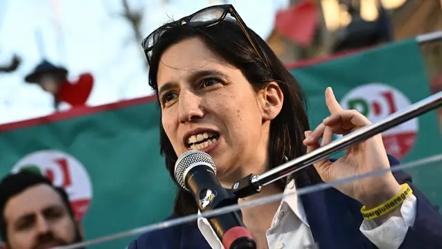 Elly Schlein segretaria del Partito Demicratico, durante un evento elettorale nel quartiere di Sestri Ponente. Genova, 31 marzo 2025. ANSA/LUCA ZENNARO